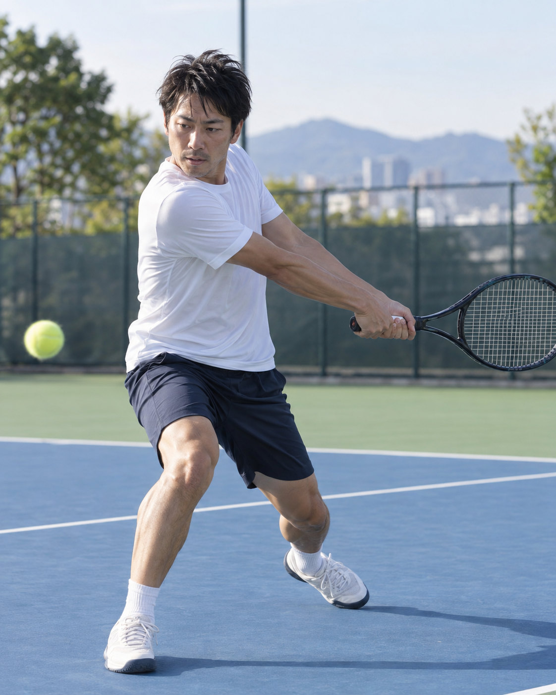 目標に合わせて上達を目指すテニスプレーヤー